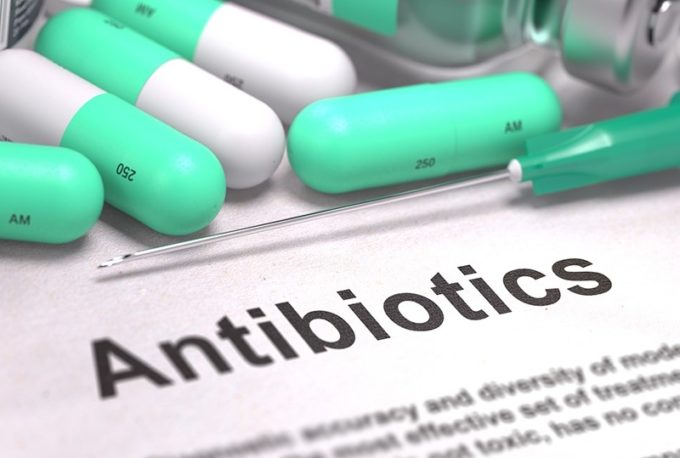 Антибиотики повышают риск колоректального рака
